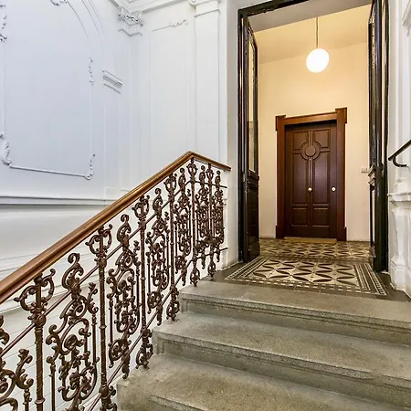 Stylish And Central Apartment Prague