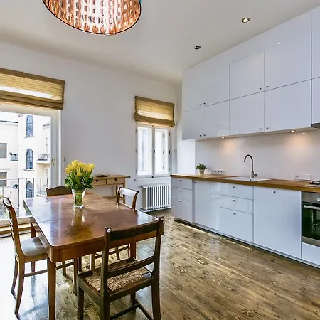Stylish And Central Apartment Prague