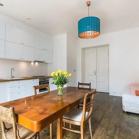Apartment Stylish And Central