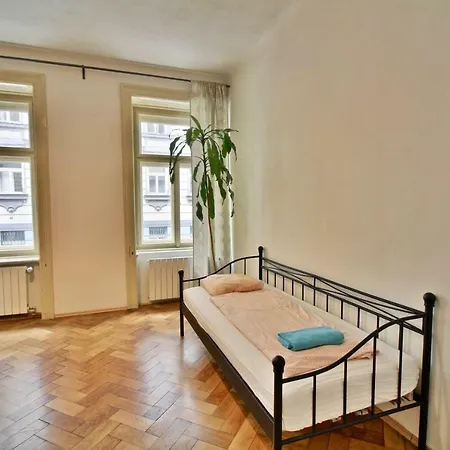 Stylish And Central *